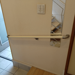玄関手すり取付